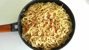 Espaguetis con gambas - Sartén